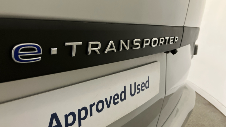 Volkswagen Transporter T32 Swb Electric 160kW 65kWh Commerce Pro Van Auto